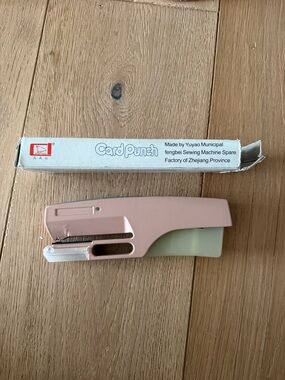 Card Punch for knotting machine - Pink and Cream